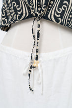 Load image into Gallery viewer, Vintage x Made in Italy x Dark Navy Patterned Crop (S, M)