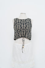 Load image into Gallery viewer, Vintage x Made in Italy x Dark Navy Patterned Crop (S, M)