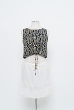 Load image into Gallery viewer, Vintage x Made in Italy x Dark Navy Patterned Crop (S, M)