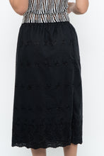 Load image into Gallery viewer, Vintage x Black Eyelette Cotton Midi Skirt (XXS-S)