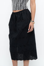 Load image into Gallery viewer, Vintage x Black Eyelette Cotton Midi Skirt (XXS-S)