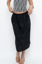 Load image into Gallery viewer, Vintage x Black Eyelette Cotton Midi Skirt (XXS-S)