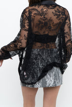 Load image into Gallery viewer, Vintage x LA VIE EN ROSE Black Lace Blouse (XS-M)