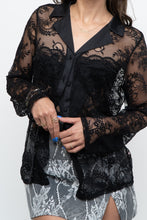 Load image into Gallery viewer, Vintage x LA VIE EN ROSE Black Lace Blouse (XS-M)