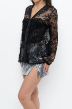 Load image into Gallery viewer, Vintage x LA VIE EN ROSE Black Lace Blouse (XS-M)