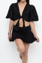 Load image into Gallery viewer, DISSH x Black Linen Front Tie Crop Blouse (XS, S)