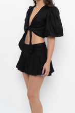 Load image into Gallery viewer, DISSH x Black Linen Front Tie Crop Blouse (XS, S)