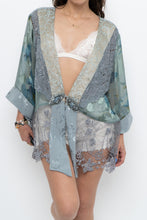 Load image into Gallery viewer, Vintage x Made in USA x Silk-blend Blue Patterned Blouse (XS-XL)