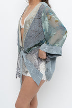 Load image into Gallery viewer, Vintage x Made in USA x Silk-blend Blue Patterned Blouse (XS-XL)