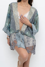 Load image into Gallery viewer, Vintage x Made in USA x Silk-blend Blue Patterned Blouse (XS-XL)