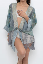 Load image into Gallery viewer, Vintage x Made in USA x Silk-blend Blue Patterned Blouse (XS-XL)