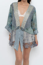 Load image into Gallery viewer, Vintage x Made in USA x Silk-blend Blue Patterned Blouse (XS-XL)
