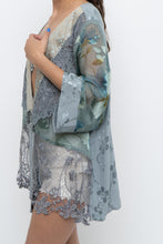 Load image into Gallery viewer, Vintage x Made in USA x Silk-blend Blue Patterned Blouse (XS-XL)