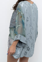 Load image into Gallery viewer, Vintage x Made in USA x Silk-blend Blue Patterned Blouse (XS-XL)