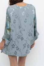 Load image into Gallery viewer, Vintage x Made in USA x Silk-blend Blue Patterned Blouse (XS-XL)
