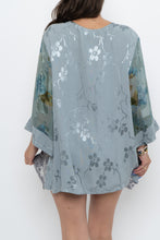 Load image into Gallery viewer, Vintage x Made in USA x Silk-blend Blue Patterned Blouse (XS-XL)