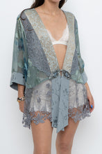 Load image into Gallery viewer, Vintage x Made in USA x Silk-blend Blue Patterned Blouse (XS-XL)