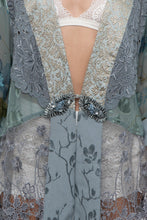Load image into Gallery viewer, Vintage x Made in USA x Silk-blend Blue Patterned Blouse (XS-XL)