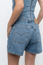 Load image into Gallery viewer, Vintage x Made in Mexico x LEVI’S Midwash Denim Short (S, M)