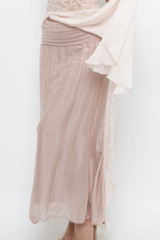 Load image into Gallery viewer, Vintage x Made in Italy x Blush Pink Flowy Skirt (XS-M)