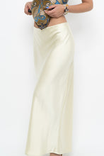 Load image into Gallery viewer, Modern x Butter Yellow Satin Maxi Skirt (XL, XXL)