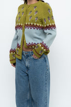 Load image into Gallery viewer, Vintage x Made in Hong Kong x WHITE STAG Patterned Pure Wool Cardigan (XS-M)