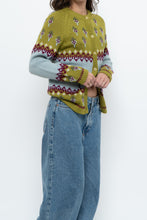 Load image into Gallery viewer, Vintage x Made in Hong Kong x WHITE STAG Patterned Pure Wool Cardigan (XS-M)