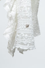 Load image into Gallery viewer, CAROLINA HERRERA x White Lace Top (S, M)