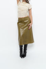 Load image into Gallery viewer, Vintage x GAP Gold Leather Midi Skirt (M)