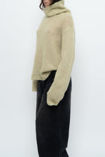 Load image into Gallery viewer, Vintage x Made in Korea x Light Green Mohair-Blend Turtleneck (S-L)