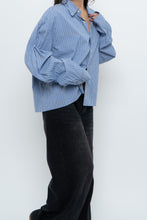 Load image into Gallery viewer, Vintage x RALPH LAUREN Cotton Reworked Blue Striped Buttonup (S-XL)