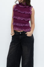 Load image into Gallery viewer, Vintage x Made in Hong Kong x Magenta Lace Sleveless Cotton-Blend Top (XS-M)