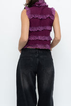 Load image into Gallery viewer, Vintage x Made in Hong Kong x Magenta Lace Sleveless Cotton-Blend Top (XS-M)