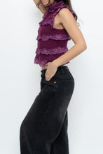 Load image into Gallery viewer, Vintage x Made in Hong Kong x Magenta Lace Sleveless Cotton-Blend Top (XS-M)