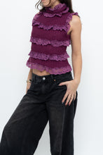 Load image into Gallery viewer, Vintage x Made in Hong Kong x Magenta Lace Sleveless Cotton-Blend Top (XS-M)