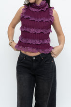 Load image into Gallery viewer, Vintage x Made in Hong Kong x Magenta Lace Sleveless Cotton-Blend Top (XS-M)