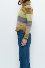 Load image into Gallery viewer, Vintage x Made in Italy x UNITED COLOURS OF BENETON Patterned Wool Knit Turtleneck (XS-M)