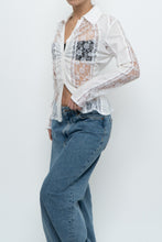 Load image into Gallery viewer, Vintage x MERCER &amp; MADISON White Lace Cotton Beaded Blouse (M)