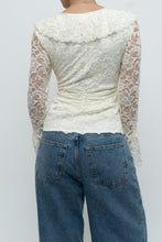 Load image into Gallery viewer, Vintage x Made in USA x BELLISSIMA Cream Lace Blouse (M, L)