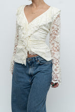 Load image into Gallery viewer, Vintage x Made in USA x BELLISSIMA Cream Lace Blouse (M, L)