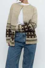 Load image into Gallery viewer, Vintage x Beige Patterned Wool Handknit Cardigan (XS-L)