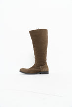 Load image into Gallery viewer, Vintage x Brown Suede Tall Boots (8)