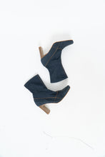 Load image into Gallery viewer, Vintage x Denim Heels (8.5, 9)