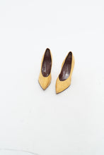Load image into Gallery viewer, Vintage x Gold Leather Heels (8)