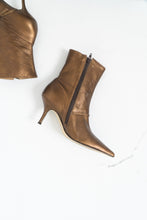 Load image into Gallery viewer, Vintage x Made in Brazil x Bronze Leather Kitten Heeled Boots (6)