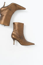 Load image into Gallery viewer, Vintage x Made in Brazil x Bronze Leather Kitten Heeled Boots (6)