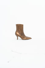 Load image into Gallery viewer, Vintage x Made in Brazil x Bronze Leather Kitten Heeled Boots (6)