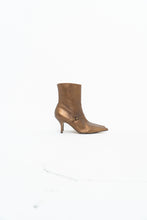 Load image into Gallery viewer, Vintage x Made in Brazil x Bronze Leather Kitten Heeled Boots (6)