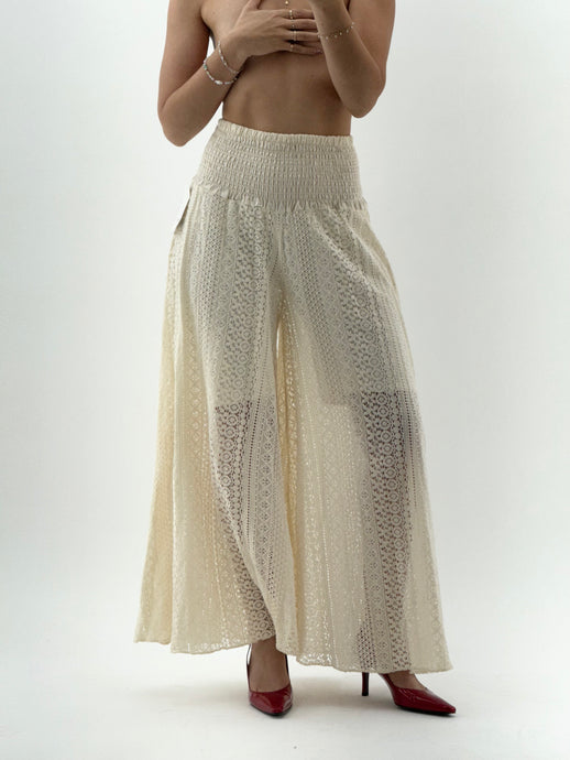 Vintage x Made in Italy x Cream Lace Flowy Wide Leg Pant (XS, S)
