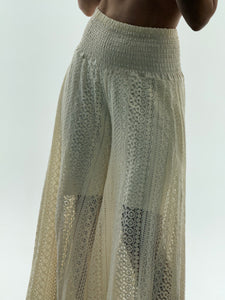 Vintage x Made in Italy x Cream Lace Flowy Wide Leg Pant (XS, S)